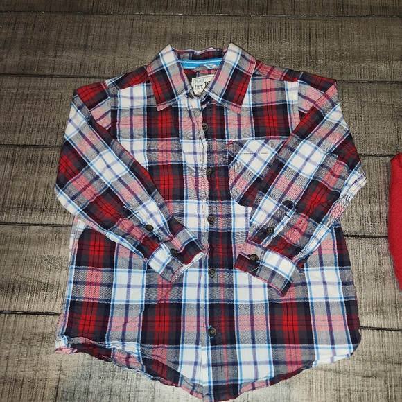 TCP Plaid Button Up & Matching V-neck - Picture 4 of 5